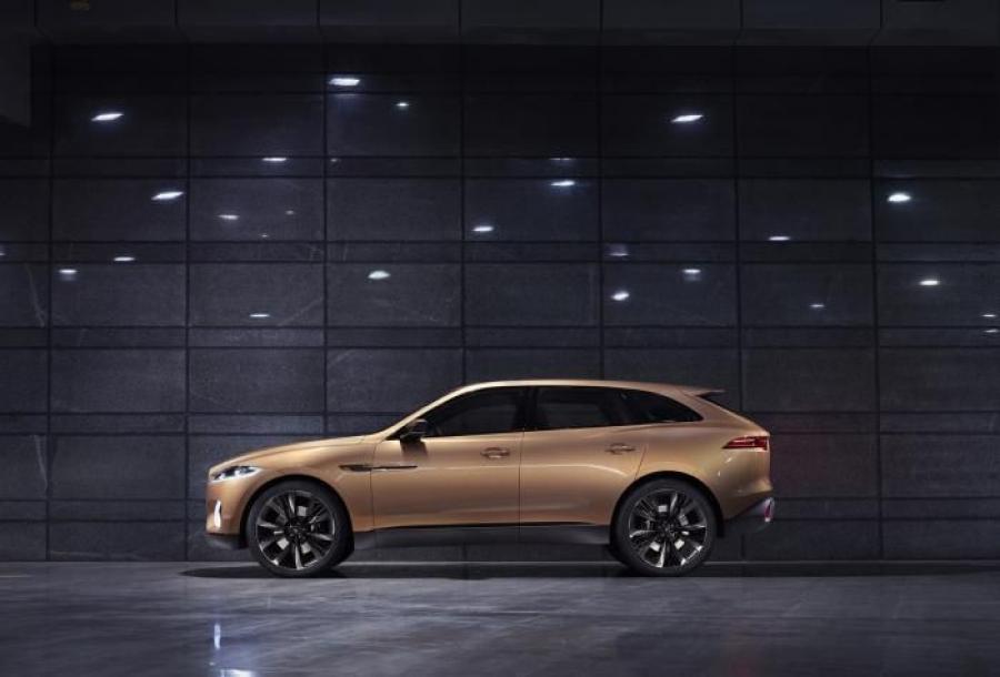  Jaguar C-X17 Concept in Liquid Gold 2013 года  (фото 31 из 36)